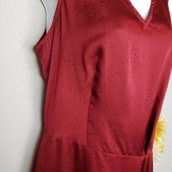 August 1 Eight v-neck asymmetrical tuck satin dress size medium - Picture 11 of 15